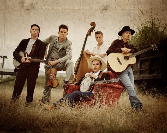 Old Crow Medicine Show, caught in the wild.